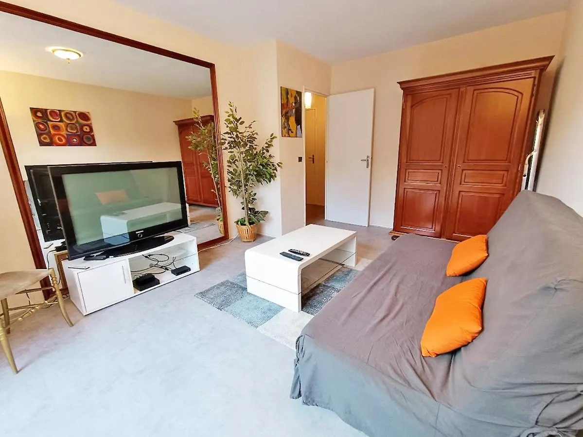 Appartement Frolise, T2, Centre, Wifi, Parking Couvert Gratuit, 4 Personnes Bagnères-de-Luchon